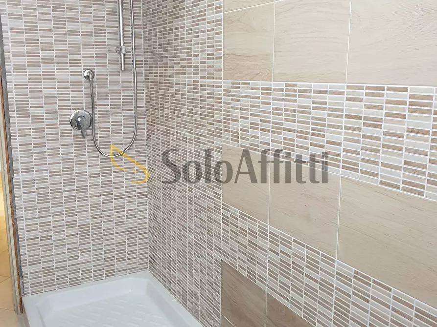 Immagine 10 di Stanza singola in affitto  a Catanzaro