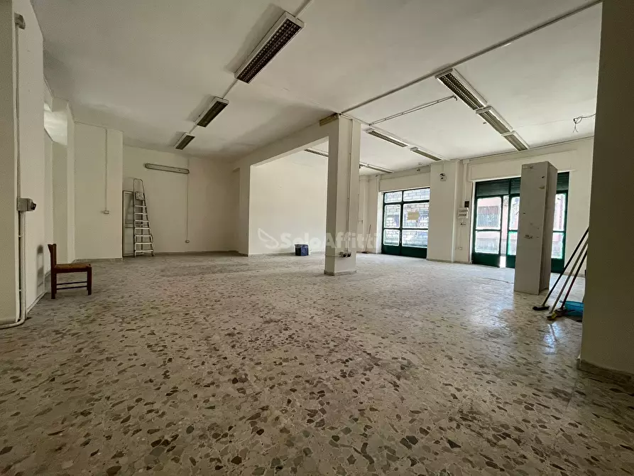 Immagine 6 di Locale commerciale in affitto  in Via Emanuele Campolongo a Maddaloni