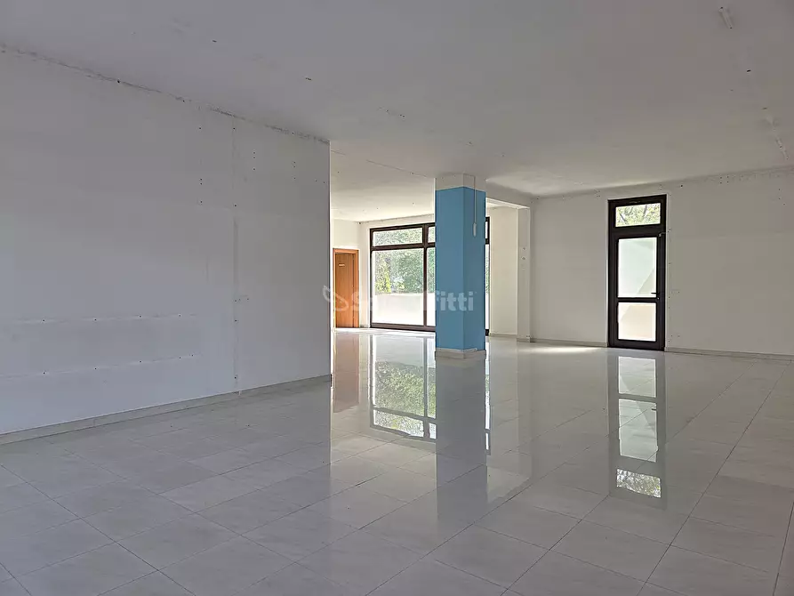 Immagine 10 di Ufficio in affitto  in Via Tavoni 6 a Savignano Sul Panaro