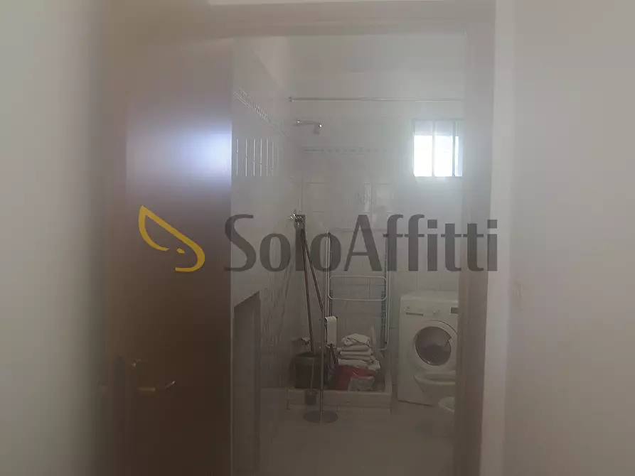 Immagine 10 di Locale commerciale in affitto  in Via Cavour 69 a Settimo Torinese