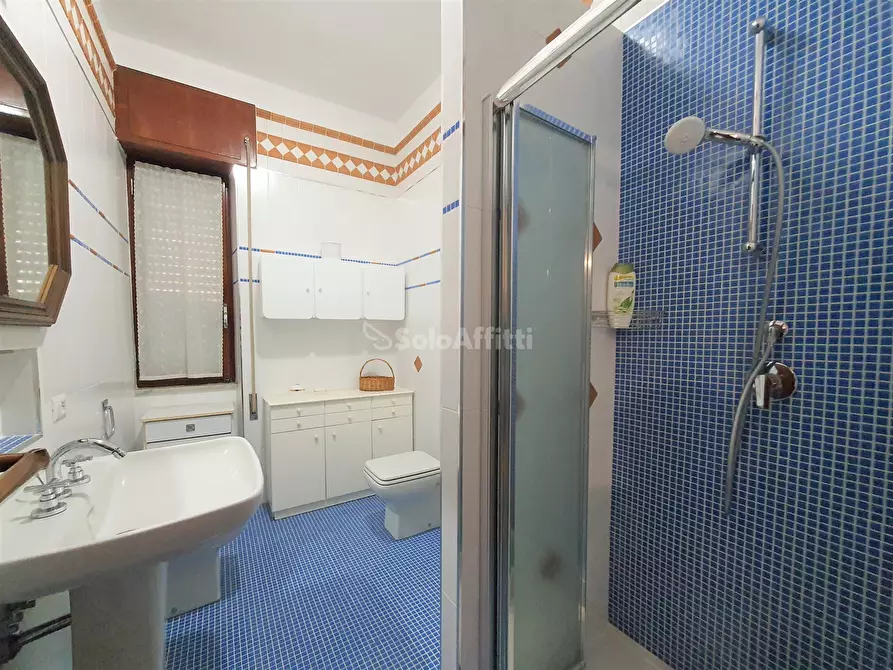 Immagine 11 di Stanza singola in affitto  a Catanzaro