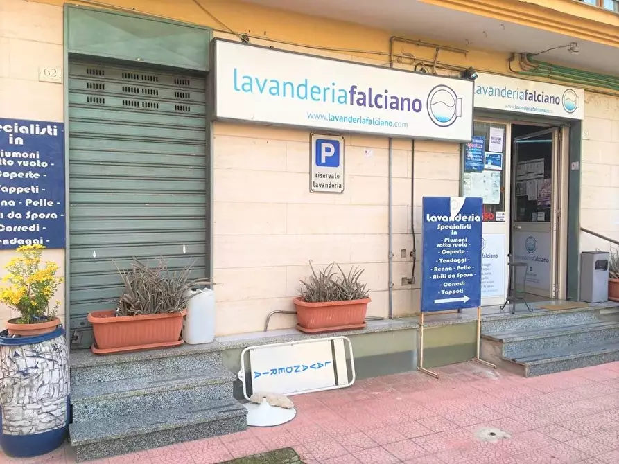 Immagine 1 di Locale commerciale in affitto  a Caserta