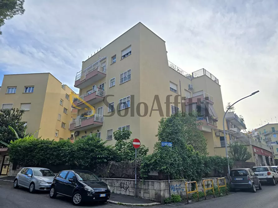 Immagine 1 di Trilocale in affitto  in Via Montasio 4141 a Roma