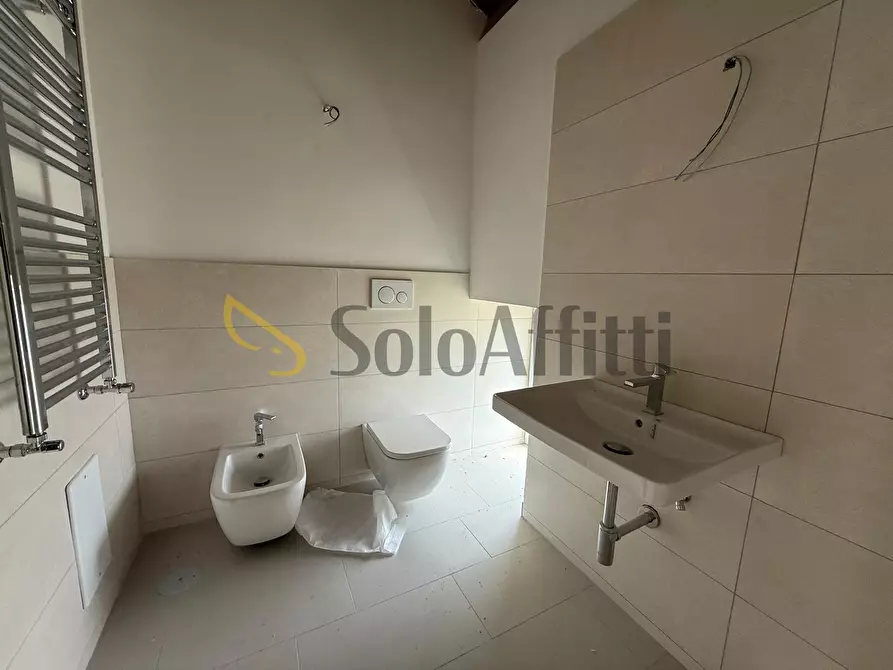 Immagine 24 di Loft/Open space in affitto  in Via dei Giardini Reali a Caserta