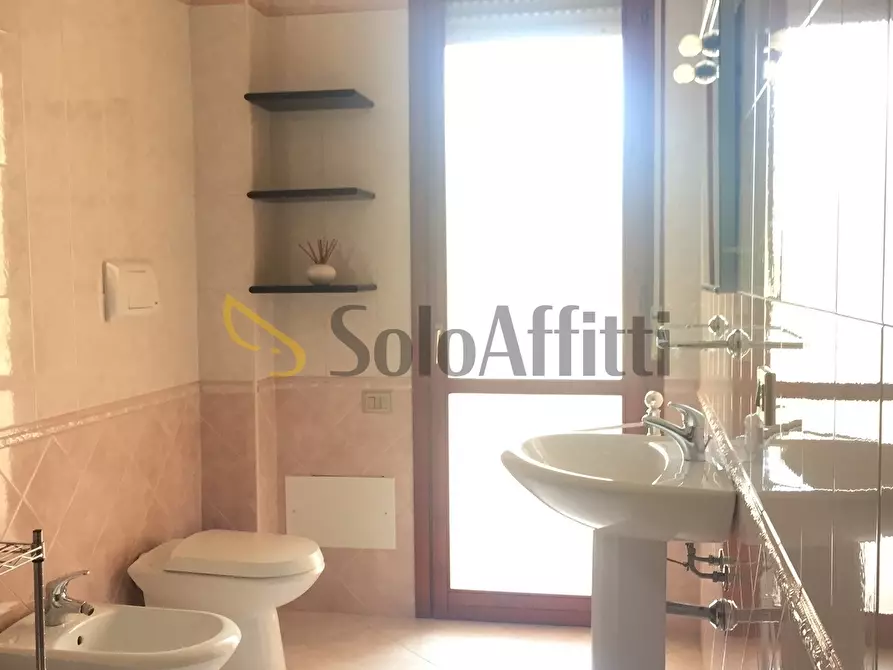 Immagine 9 di Quadrilocale in affitto  a Cagliari