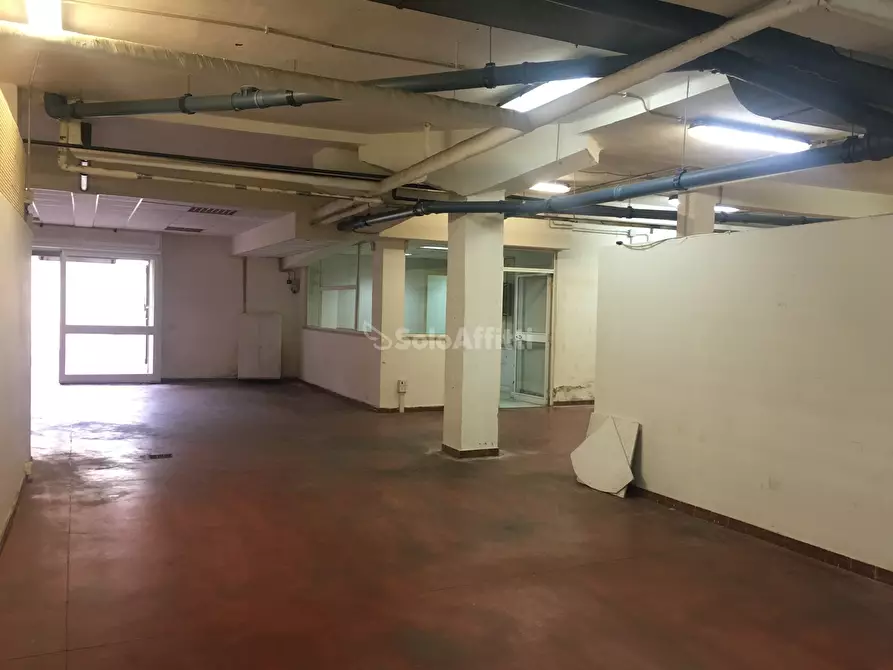 Immagine 20 di Magazzino in affitto  in via degli Estensi 191 a Roma