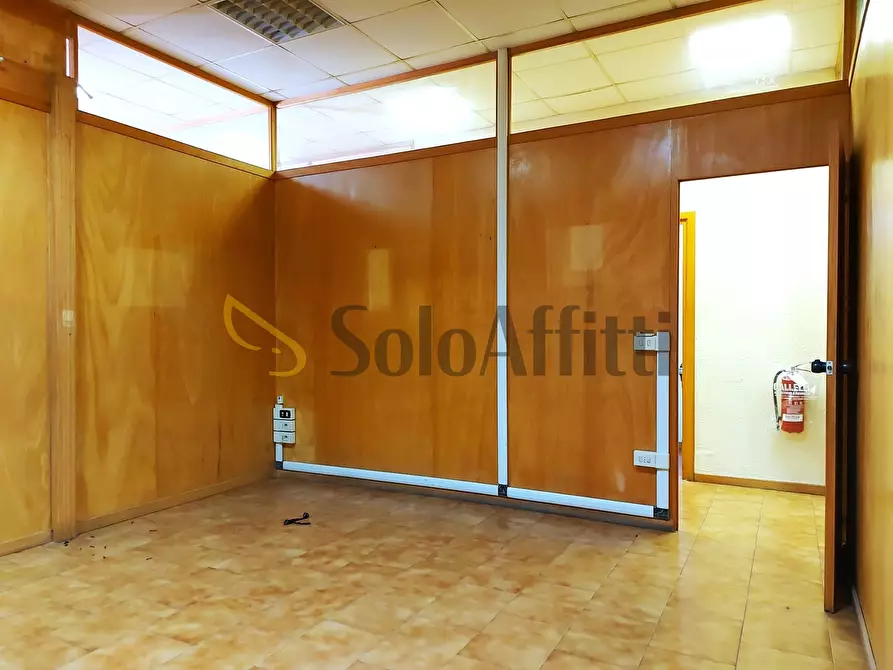 Immagine 23 di Locale commerciale in affitto  in Via del Tempio della Fortuna a Fiumicino