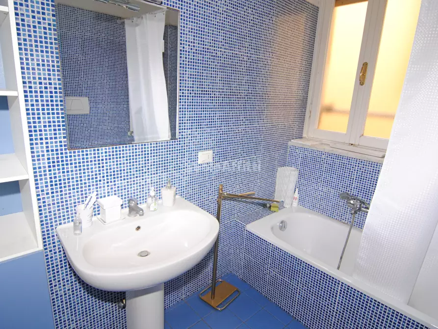 Immagine 10 di Trilocale in affitto  a Livorno