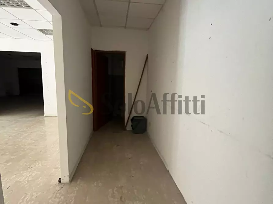 Immagine 5 di Locale commerciale in affitto  a Frosinone