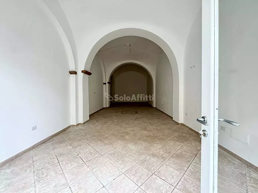 Immagine 3 di Attività commerciale in affitto  a Oristano