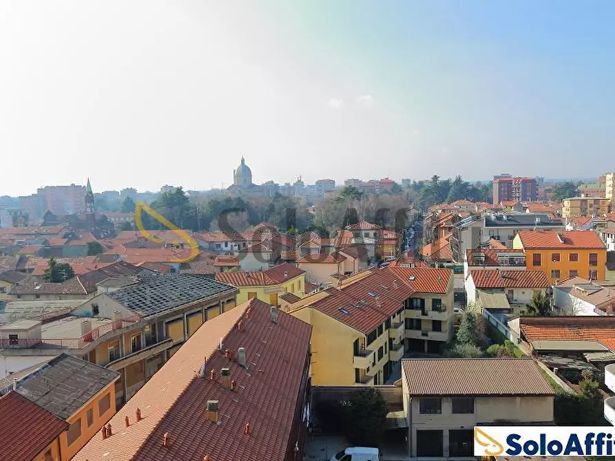 Immagine 20 di Bilocale in affitto  in Viale alla stazione 1 a Desio