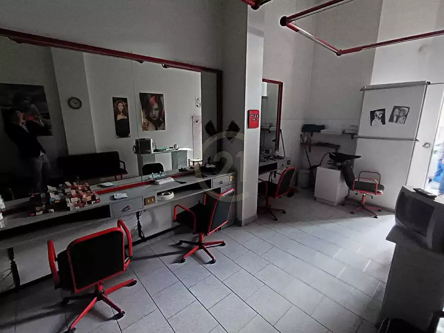Immagine 18 di Attività commerciale in vendita  in Via Circumvallaz 250 a Paterno'