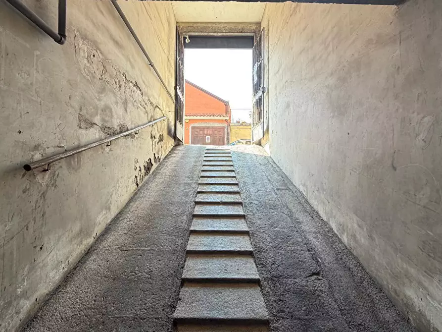 Immagine 12 di Garage in vendita  a Mascalucia