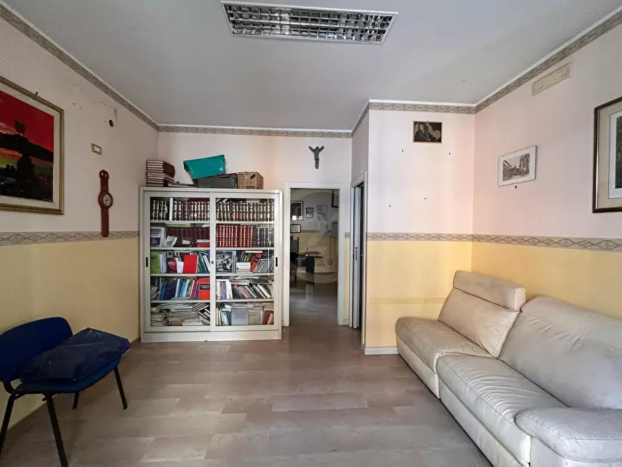 Immagine 2 di Attività commerciale in affitto  a San Pietro Clarenza