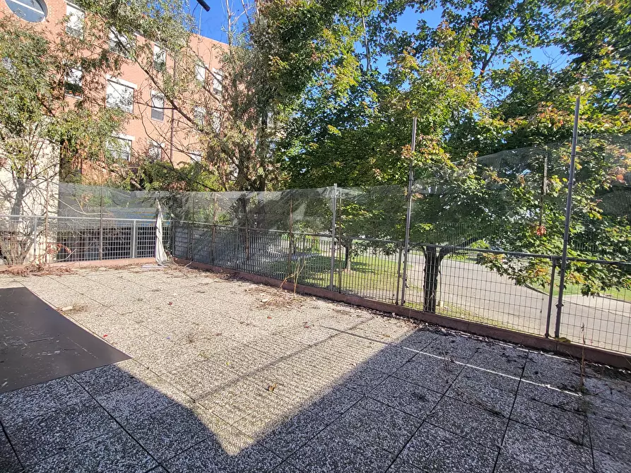 Immagine 6 di Pentalocale in vendita  in Via Domenico Pedretti 9 a Parma