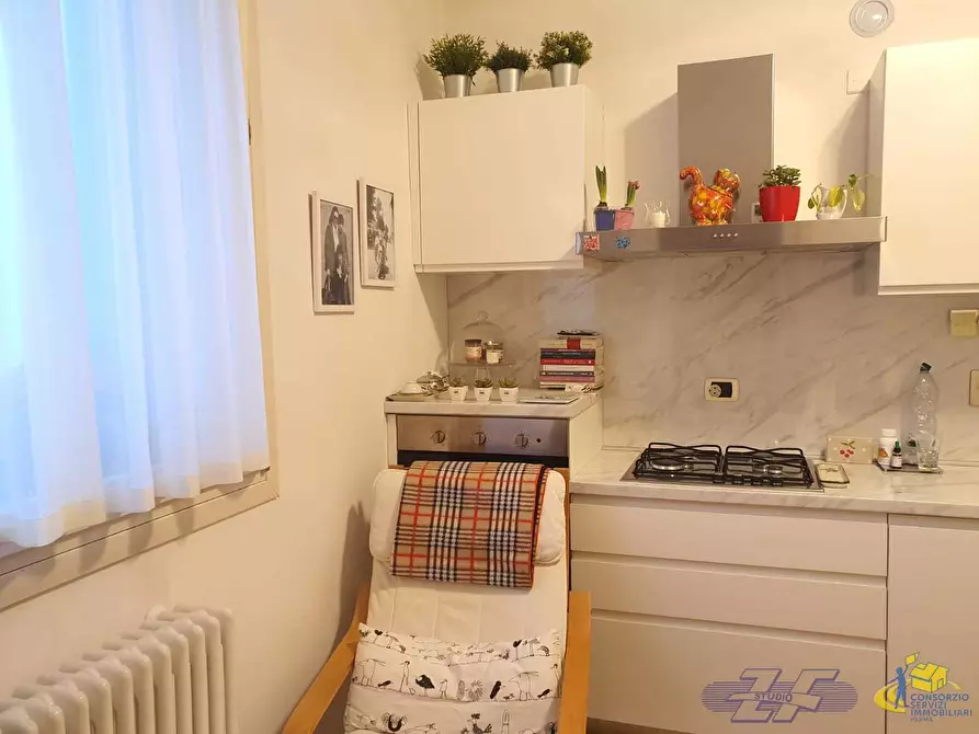 Immagine 15 di Trilocale in vendita  in Via Francesco Cassoli a Reggio Nell'emilia