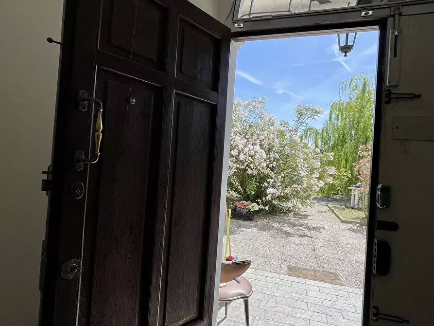Immagine 19 di Villa in vendita  in Strada Dani Maestà a Parma