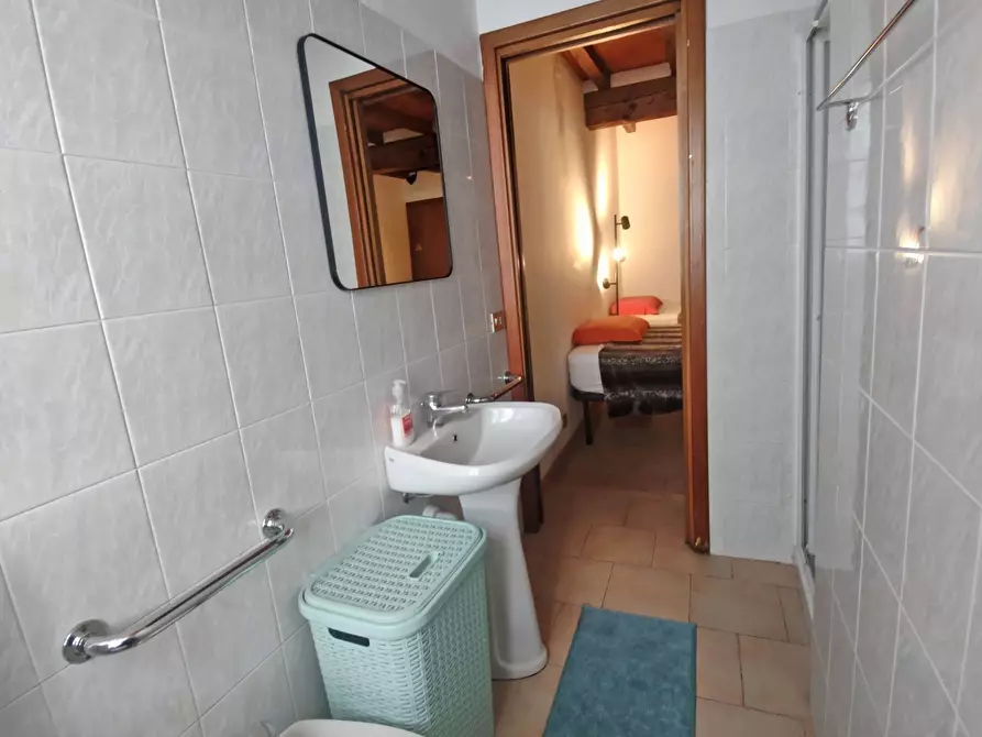 Immagine 29 di Palazzo in vendita  in Strada XX Settembre a Parma