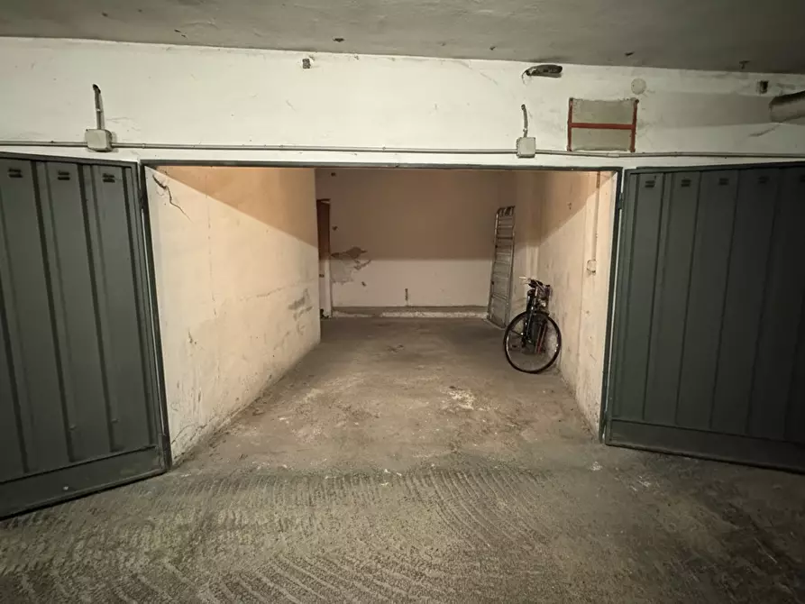 Immagine 20 di Trilocale in vendita  in Strada Luigi Carlo Farini 70 a Parma