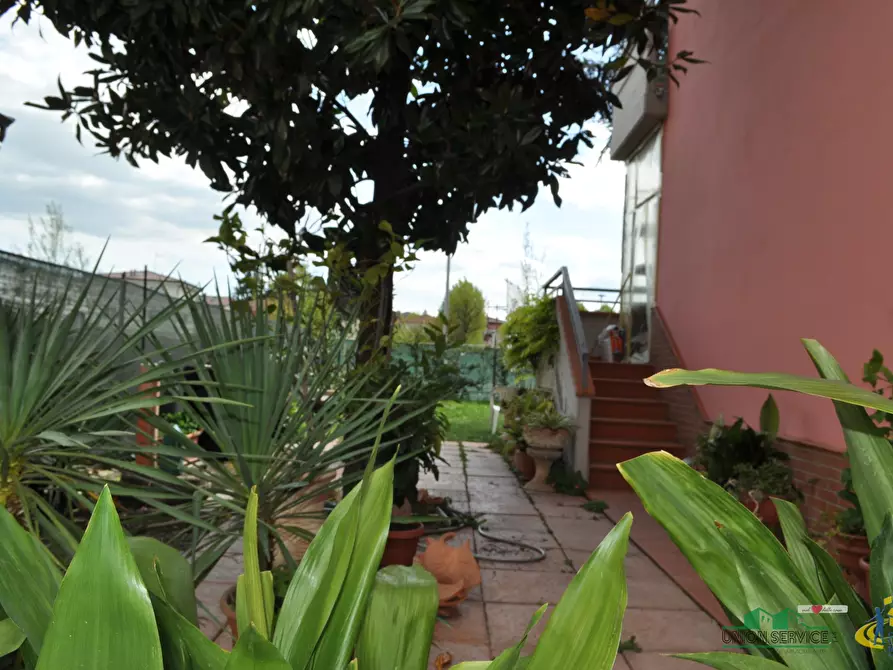 Immagine 8 di Porzione di casa in vendita  in Via Parigi a Collecchio