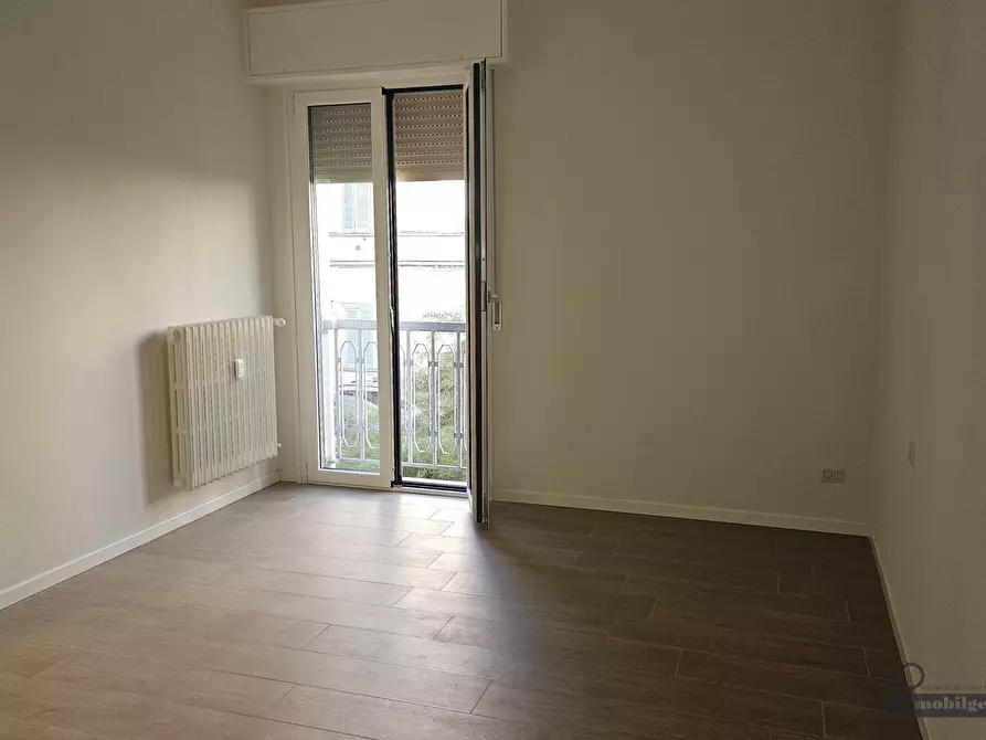 Immagine 13 di Quadrilocale in affitto  in Strada della Repubblica 58 a Parma