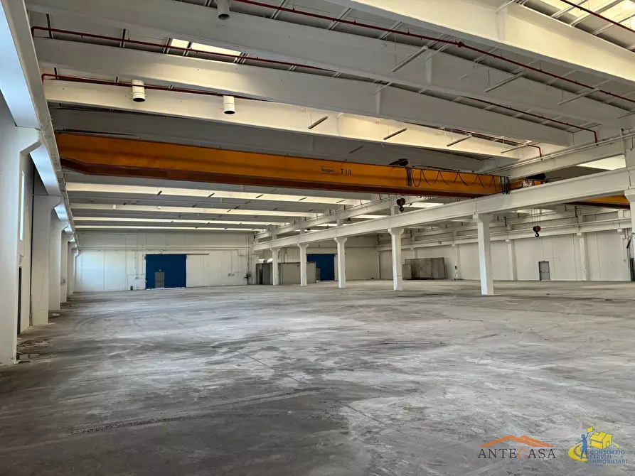 Immagine 10 di Attività artigianale in vendita  a Parma