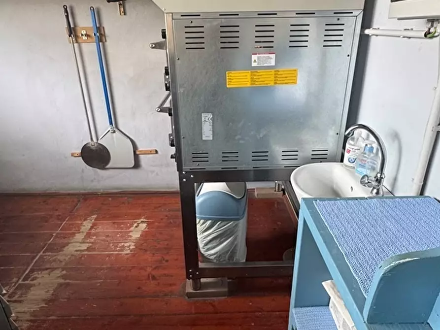 Immagine 39 di Bar / Ristorante in vendita  in Via La Spezia 32 a Collecchio