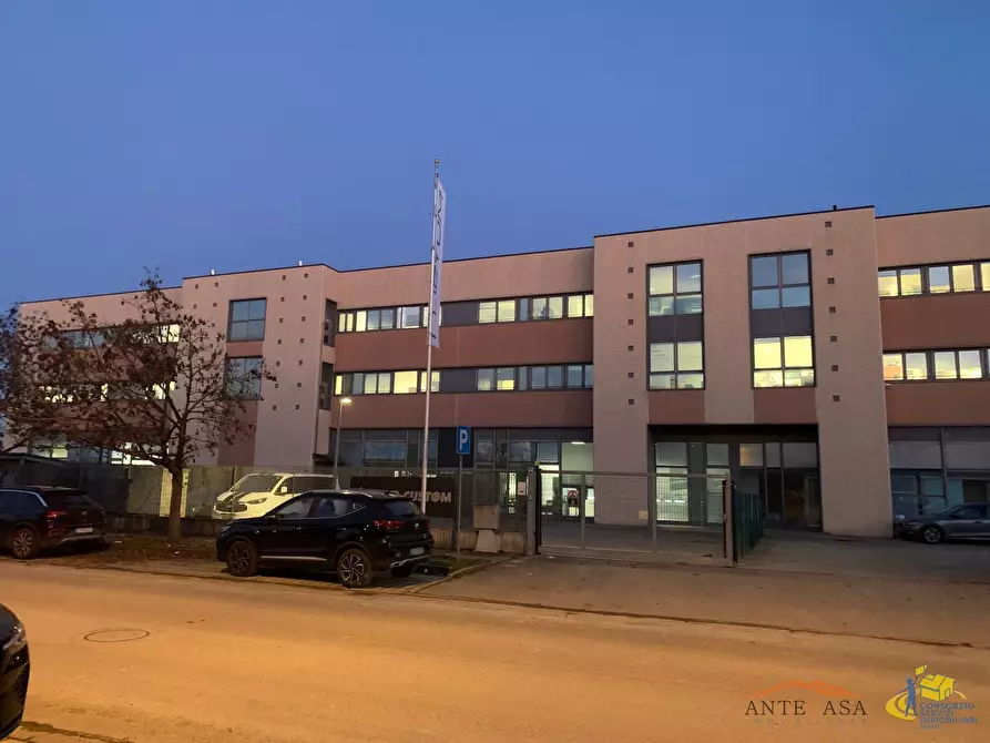 Immagine 1 di Ufficio in affitto  in Via Enrico Fermi a Fontevivo