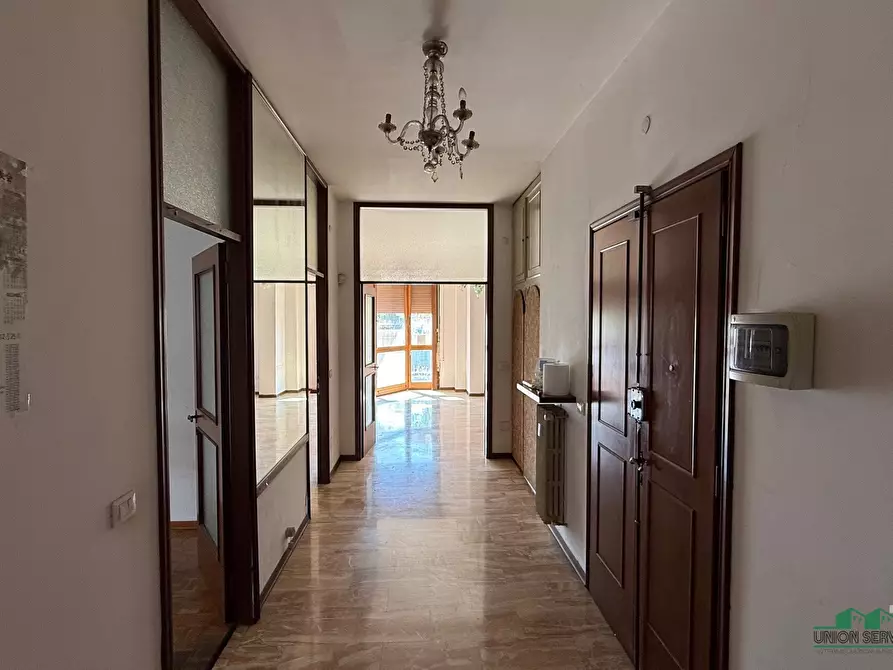 Immagine 9 di Quadrilocale in vendita  in Viale Vittorio Bottego 10 a Parma