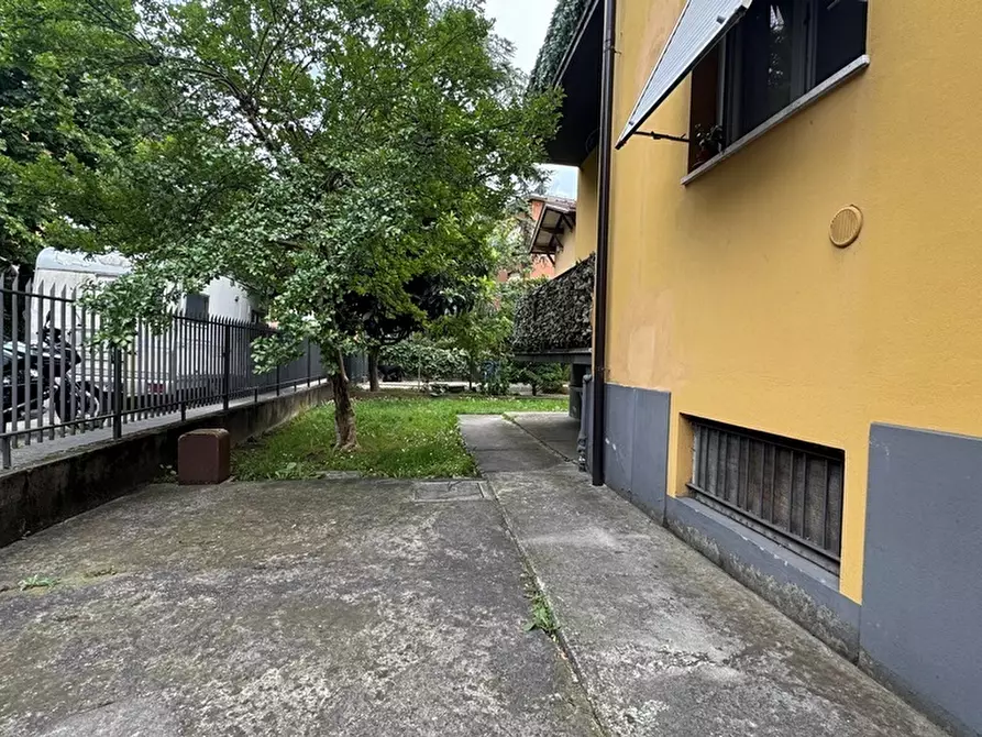 Immagine 8 di Trilocale in vendita  in Via Giacomo Leopardi a Collecchio