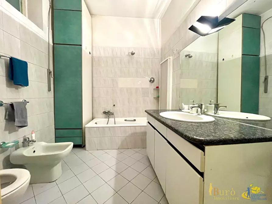 Immagine 13 di Trilocale in vendita  in Strada XX Settembre a Parma