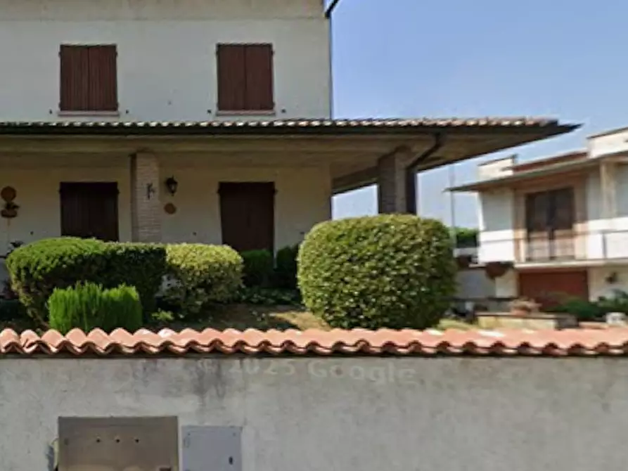 Immagine 1 di Casa bifamiliare in vendita  in VIA BEDESCHI a San Secondo Parmense