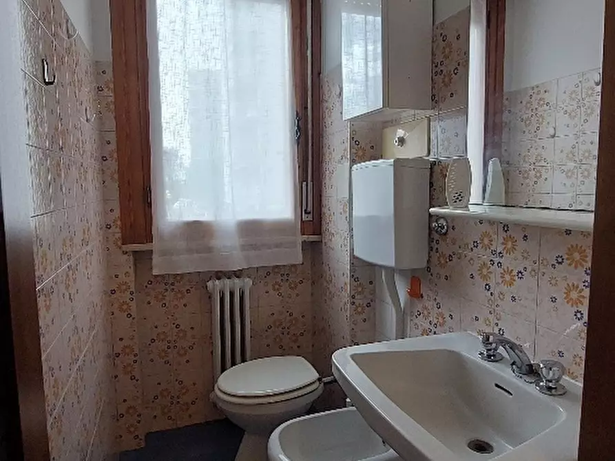 Immagine 18 di Quadrilocale in affitto  a Parma