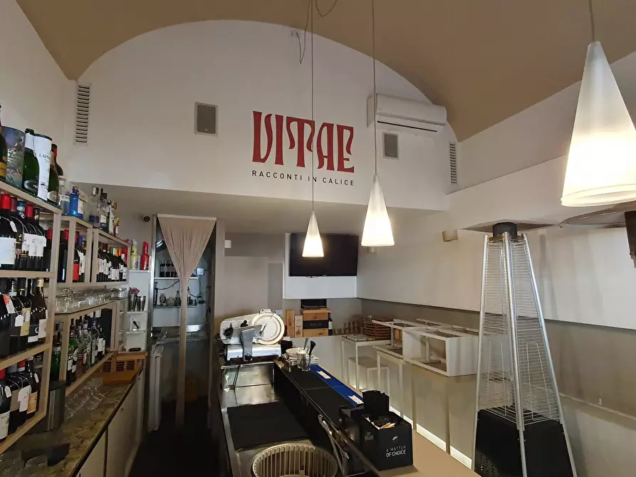 Immagine 7 di Attività commerciale in vendita  in Corso Umberto I 8 a Modica