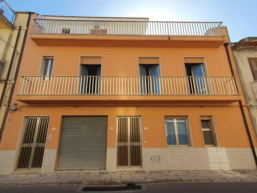 Immagine 1 di Porzione di casa in vendita  in Via Roma 136 a Modica