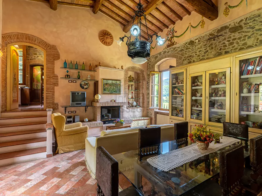 Immagine 35 di Villa in vendita  in via del maccennere a Lucca