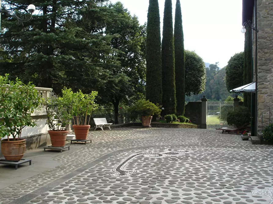 Immagine 11 di Villa in vendita  in Viale Umberto I' a Lucca