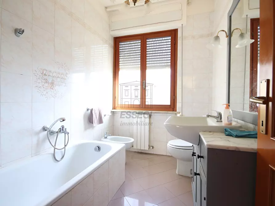 Immagine 7 di Villetta a schiera in vendita  in Via Delle Cornacchie 1016 a Lucca