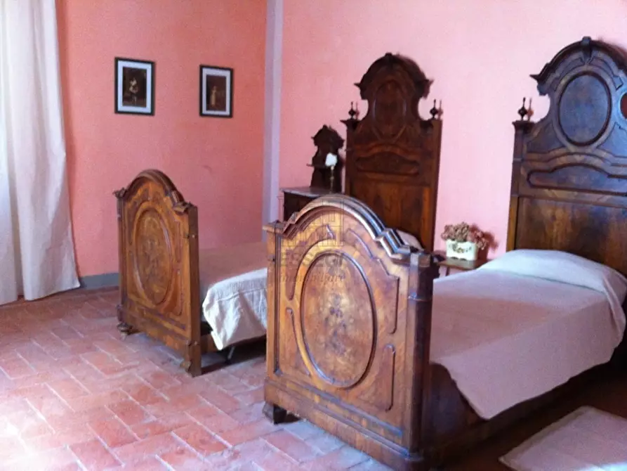 Immagine 38 di Rustico / casale in vendita  in Via di matraia a Lucca