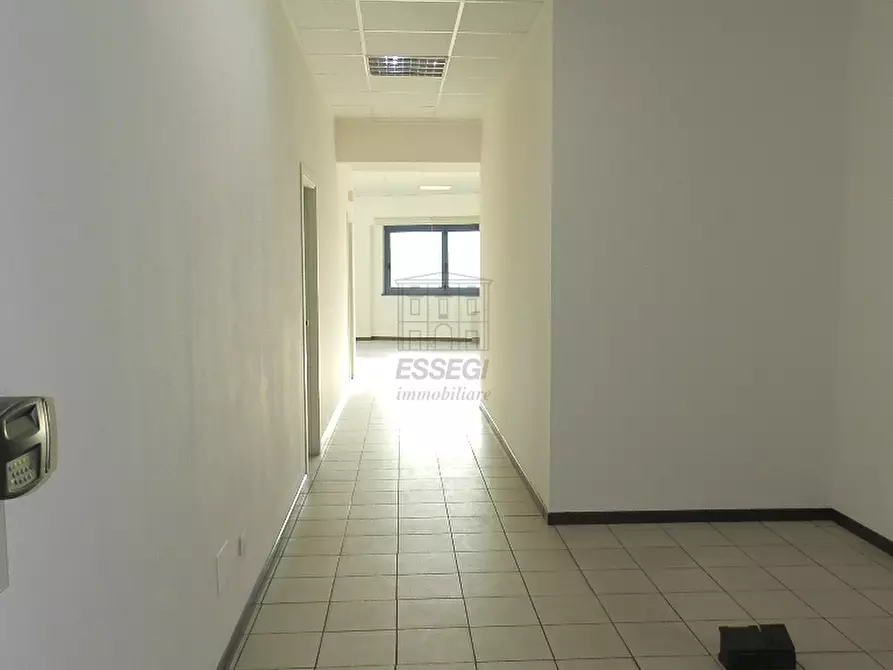 Immagine 6 di Ufficio in affitto  in Via C. Angeloni a Lucca