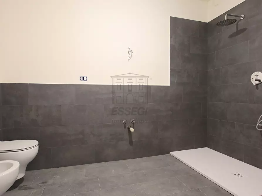 Immagine 12 di Appartamento in vendita  in Piazza San Michele a Lucca