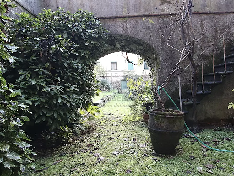 Immagine 32 di Villa in vendita  in Via Ludovica a Borgo A Mozzano