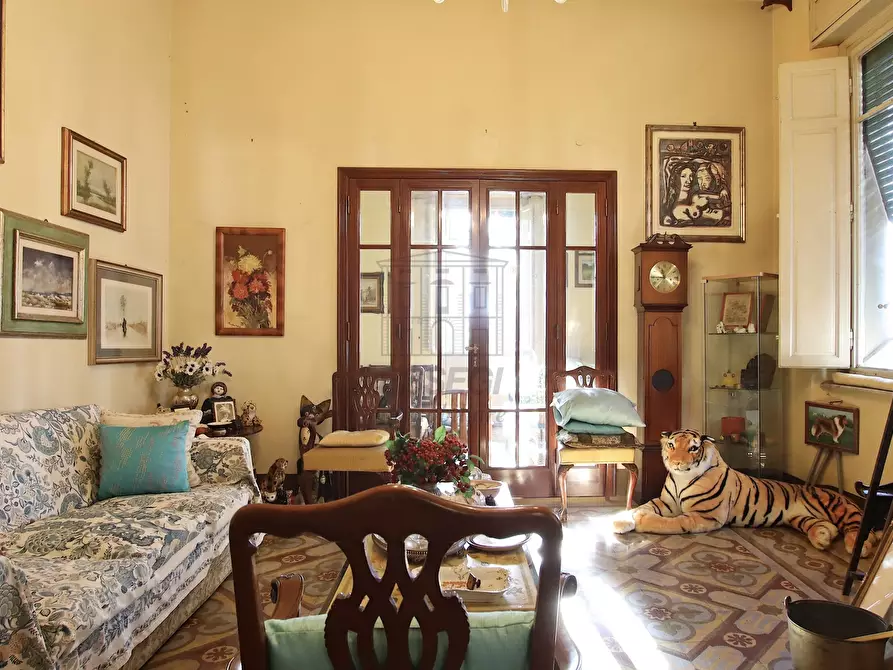 Immagine 12 di Villa in vendita  a Lucca