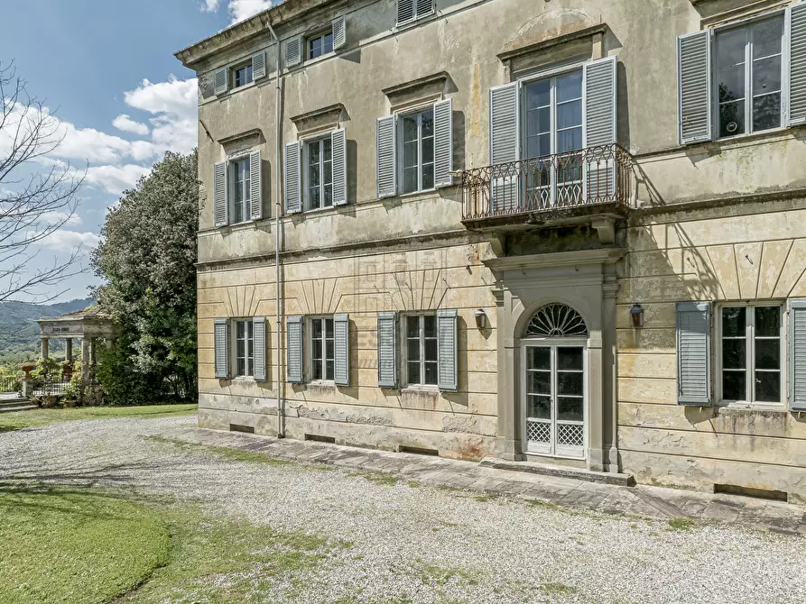 Immagine 3 di Villa in vendita  in Via Ludovica 6927 a Lucca