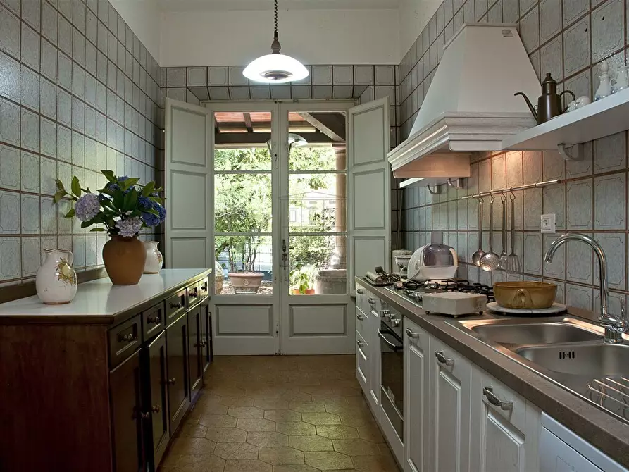 Immagine 12 di Villa in vendita  in Viale Umberto I 148 a Bagni Di Lucca