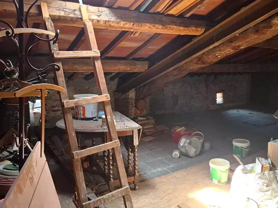 Immagine 17 di Appartamento in vendita  a Lucca