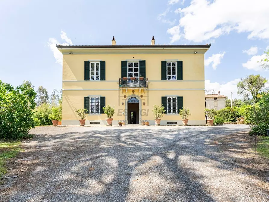 Immagine 5 di Villa in vendita  in Via delle Piagge 1535 a Lucca