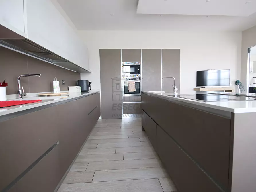 Immagine 12 di Villa in vendita  in Viale Prete a Capannori