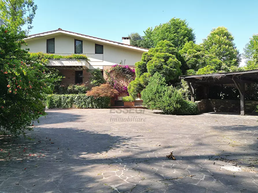 Immagine 37 di Villa in vendita  in Via di Moriano a Lucca