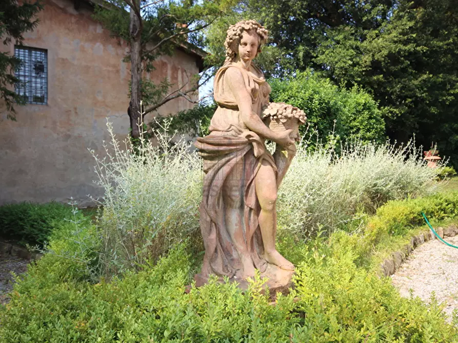 Immagine 7 di Villa in vendita  in Via della Chiesa VII 351 a Lucca